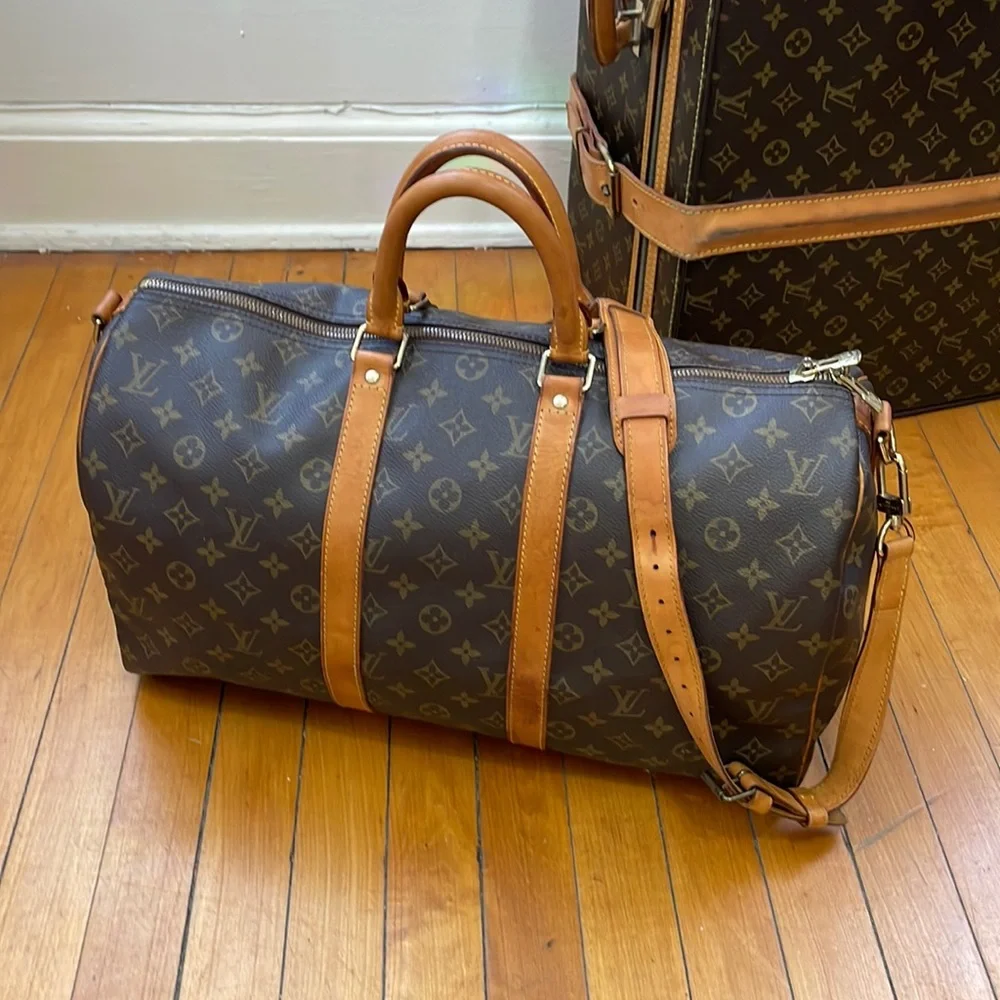 Louis Vuitton Bandouliere Keepall 45 Travel Bag. - Picture 4 of 15